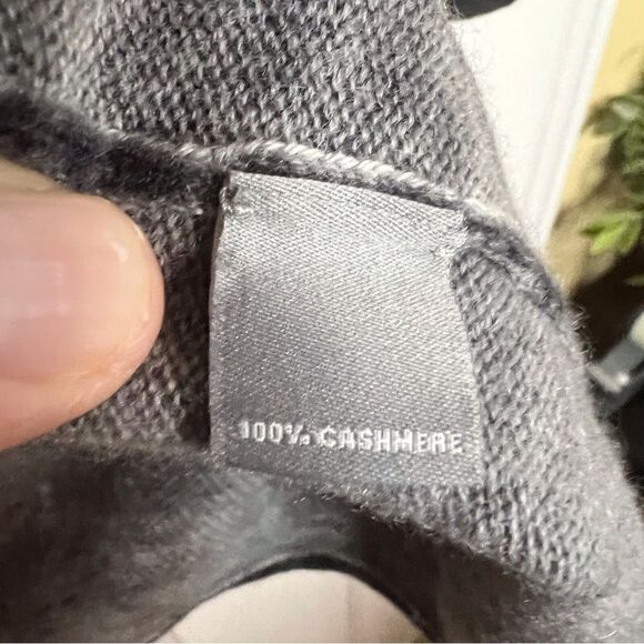 Neiman Marcus Cashmere Collection 100% Cashmere Cardigan Size Small Animal Print - Picture 6 of 6